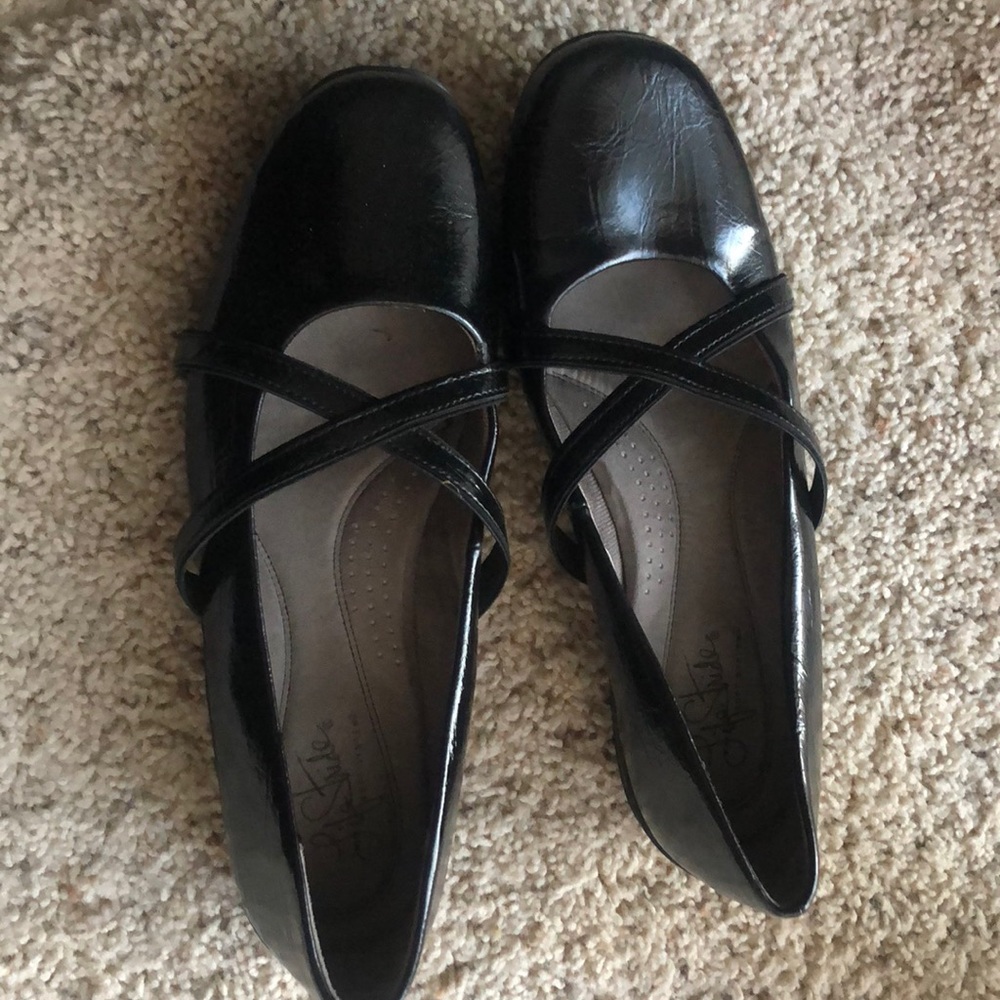 Dress shoes
